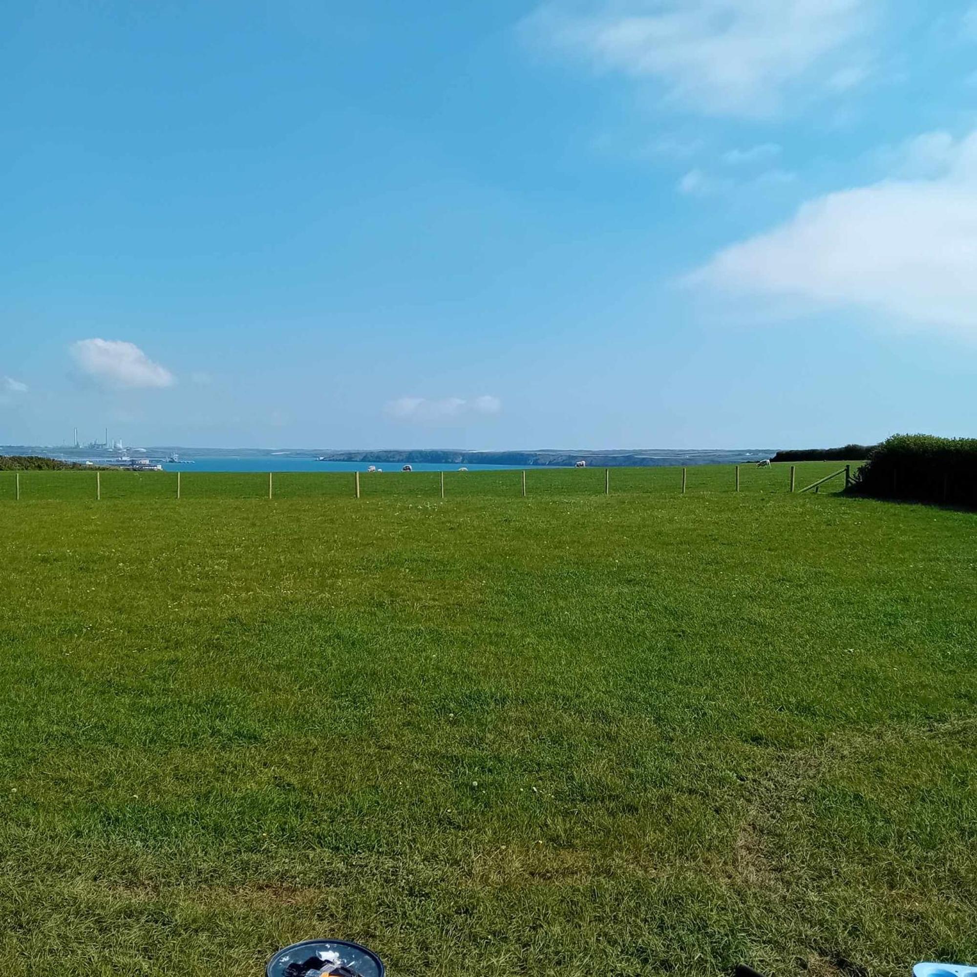 Coast Path Camping Saint Ishmaels  Exterior foto